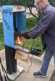 locks:methods:apc_grinding_at_work.jpg